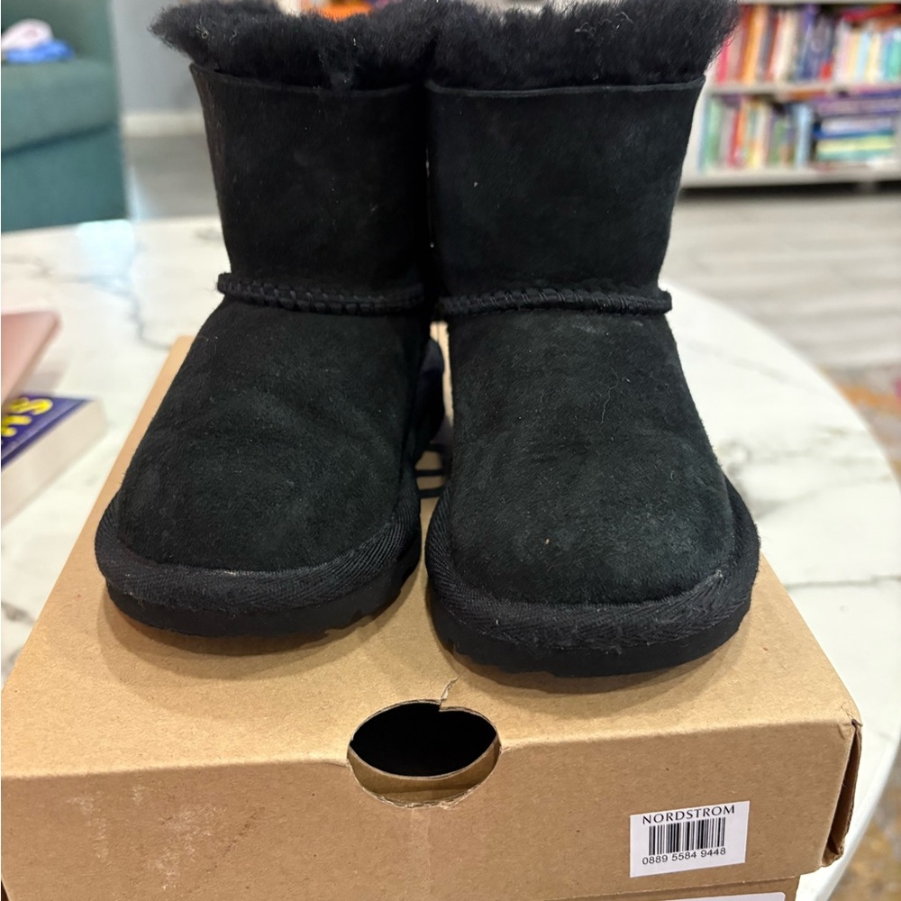 Uggs toddler T Mini Bailey Bow II